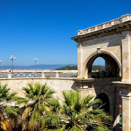 Myrtus Piazza Gramsci كالياري